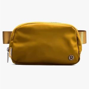 Lululemon Everywhere Belt Bag